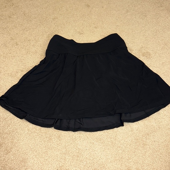 L.L. Bean Other - L.L. bean women’s size 8 black swim skirt